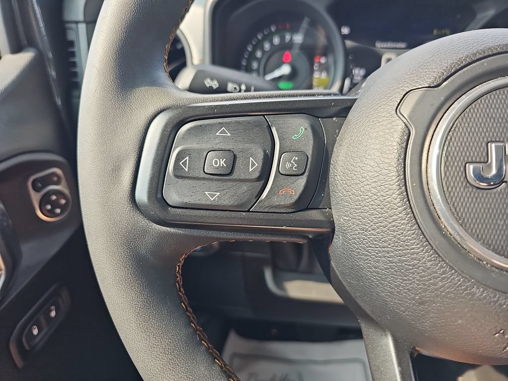 Used 2024 Jeep Wrangler Unlimited AWD/4WD image 16