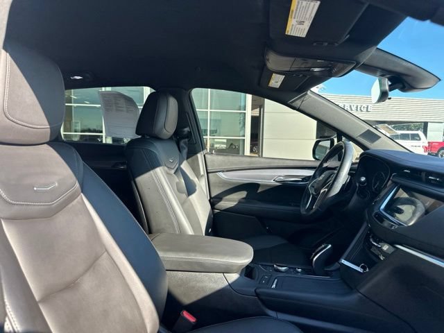 Used 2022 Cadillac XT5 Luxury AWD/4WD image 9