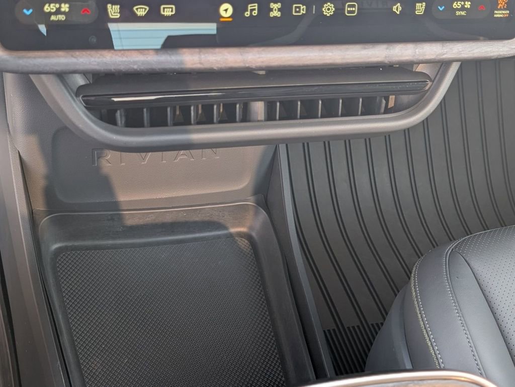 Used 2022 Rivian R1T Adventure image 34