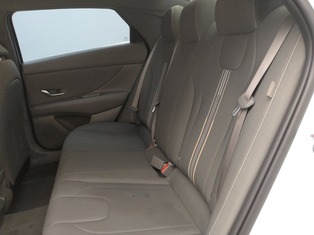 Used 2025 Hyundai Elantra Sport FWD image 18