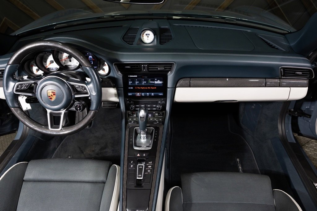 Used 2018 Porsche 911 Targa 4 GTS image 4