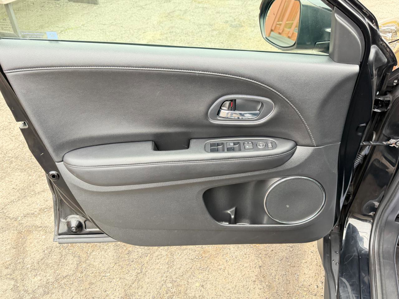 Used 2017 Honda HR-V EX-L image 16