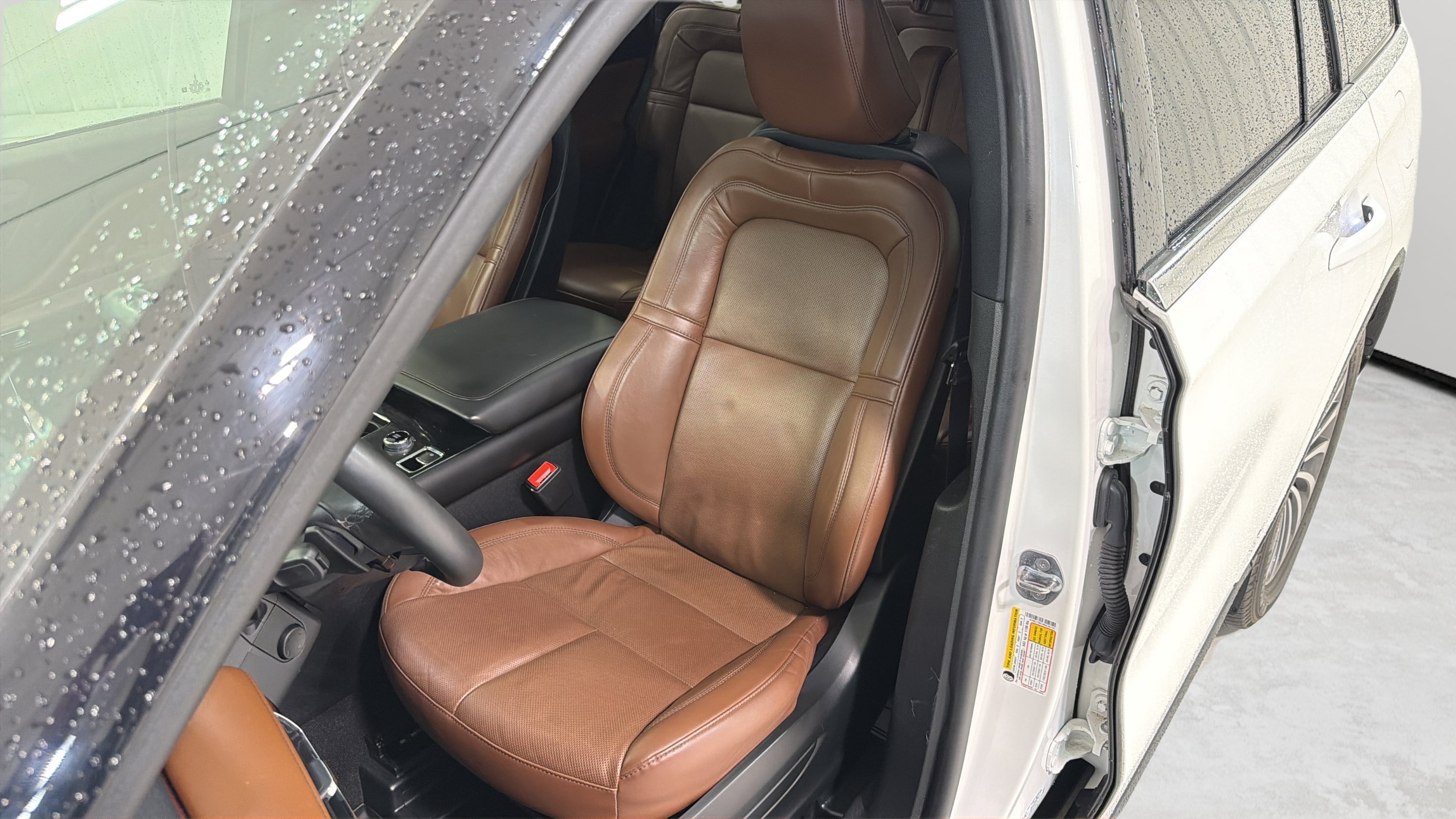 Used 2024 Lincoln Aviator Reserve w/ Elements Package Plus RWD image 9