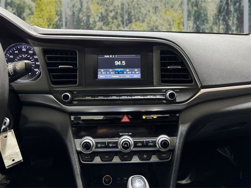Used 2020 Hyundai Elantra SE w/ Cargo Package (C1) image 16