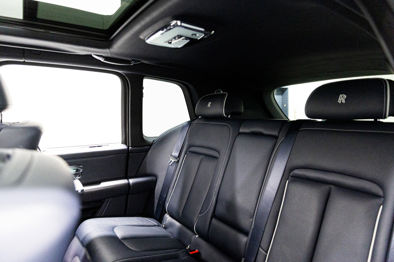 Used 2020 Rolls-Royce Cullinan image 46