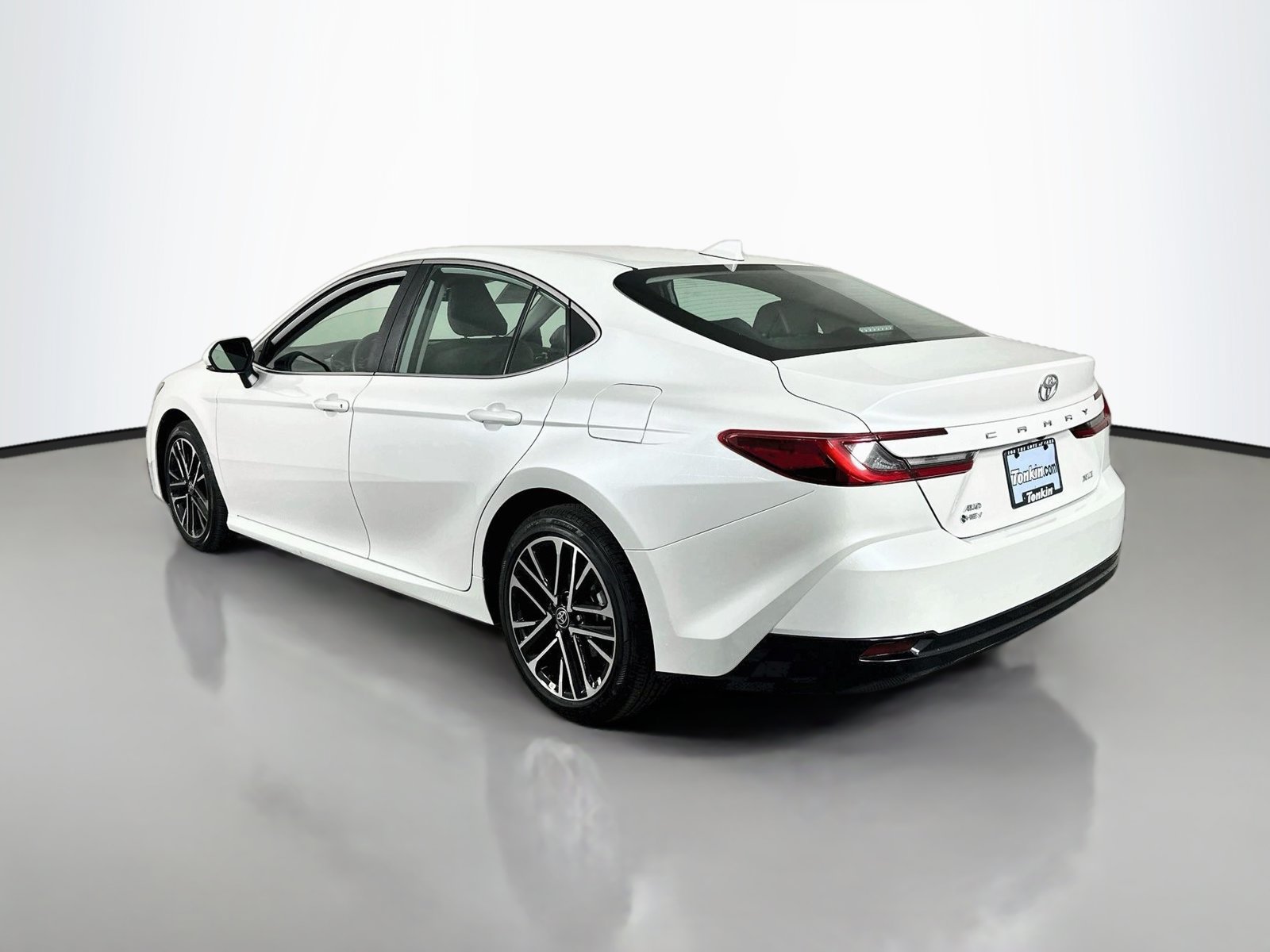 Certified 2025 Toyota Camry XLE AWD/4WD image 5