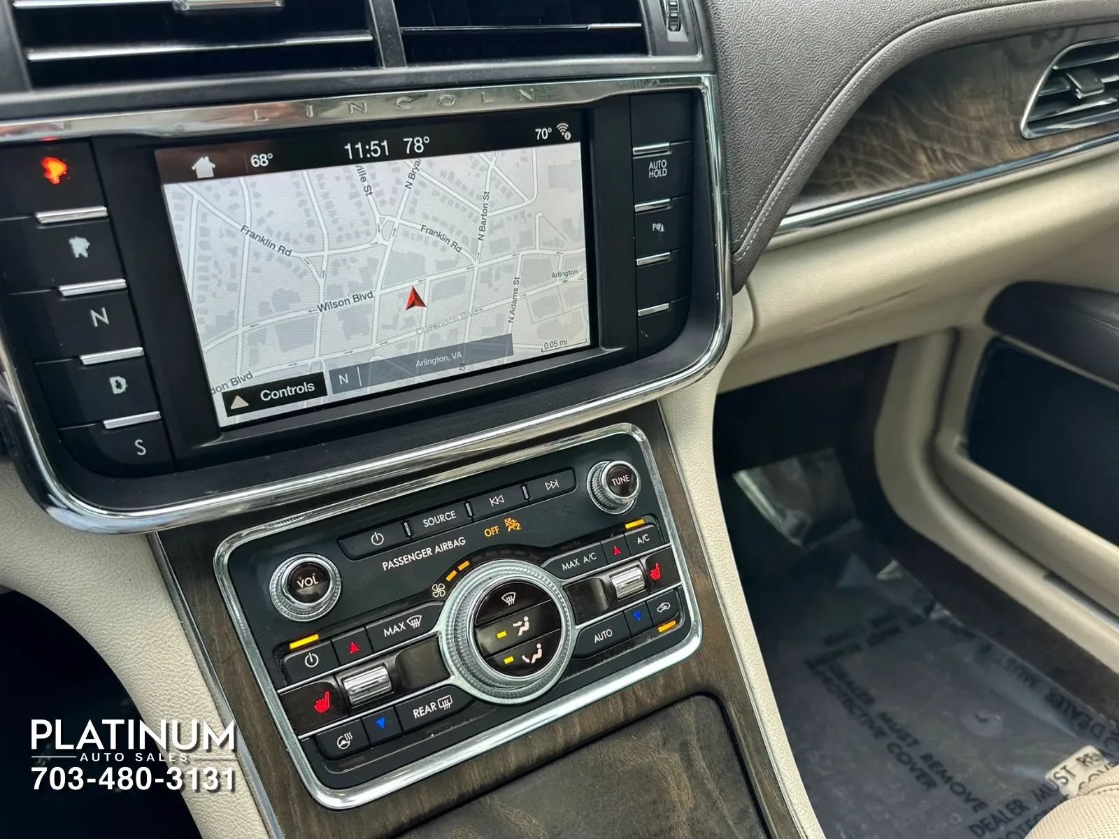 Used 2017 Lincoln Continental Select w/ Climate Package FWD image 11