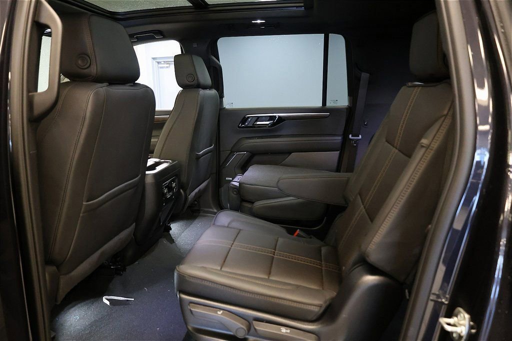 New 2026 Chevrolet Suburban High Country image 19