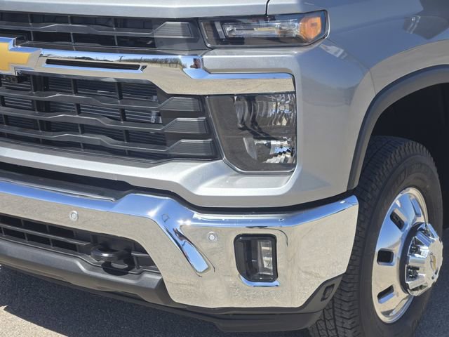 Used 2025 Chevrolet Silverado 3500 LT w/ Safety Package image 10