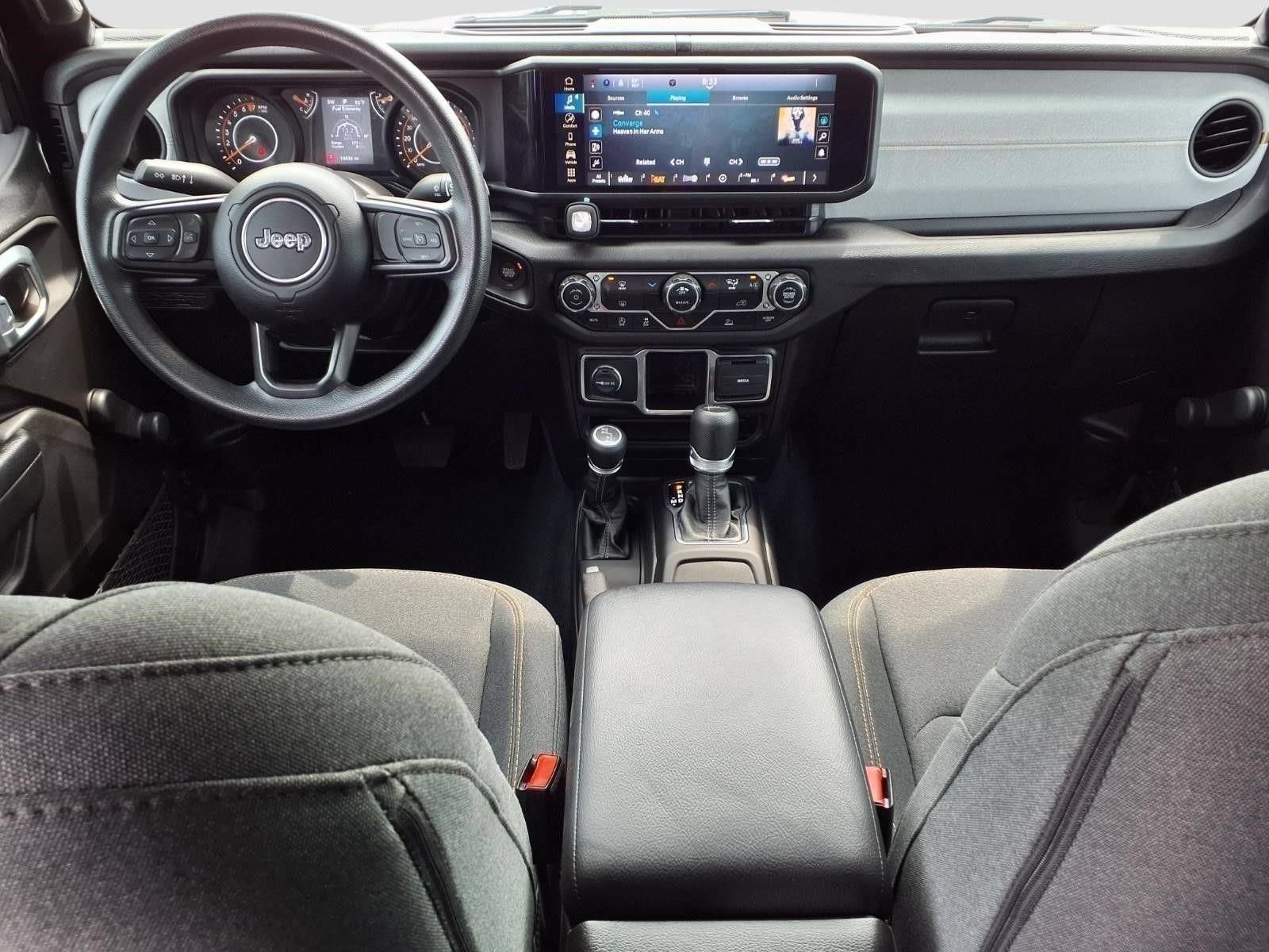 Used 2024 Jeep Gladiator Sport AWD/4WD image 3
