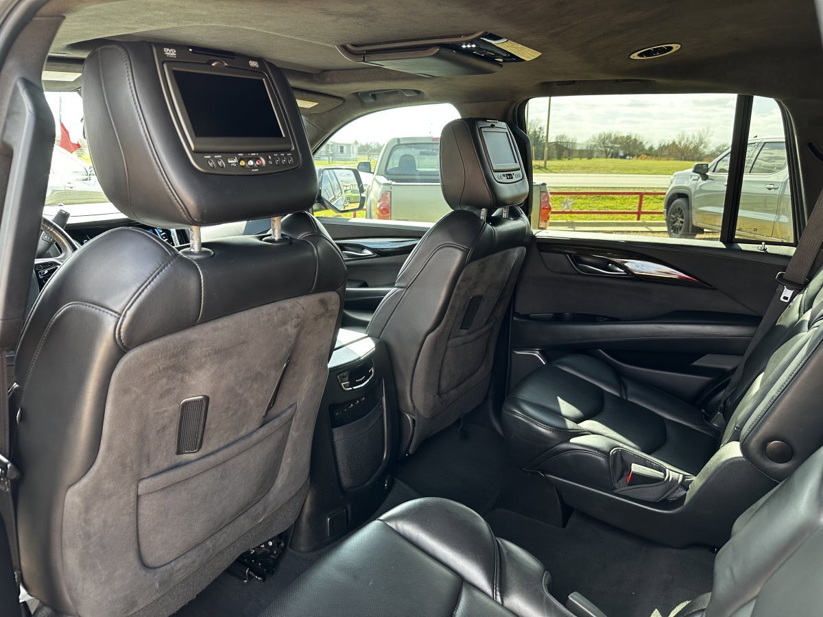 Used 2018 Cadillac Escalade Platinum AWD/4WD image 33