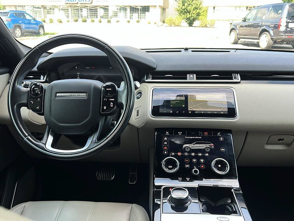 Used 2018 Land Rover Range Rover Velar R-Dynamic SE AWD/4WD image 12