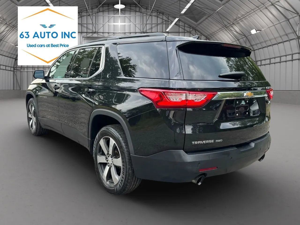 Used 2019 Chevrolet Traverse LT w/ LT Premium Package image 3