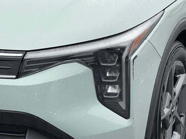 Used 2025 Kia K4 LXS image 31