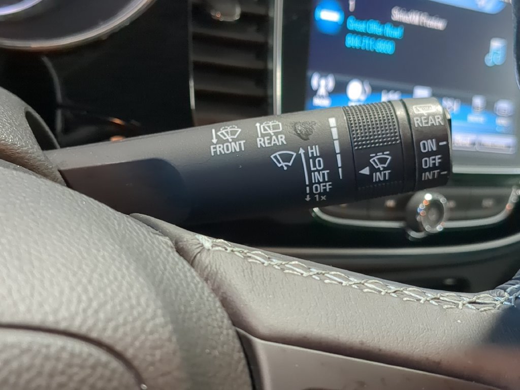 Used 2019 Buick Encore Essence FWD image 30