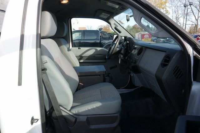Used 2013 Ford F450 XL w/ Heavy Service Suspension Pkg image 21