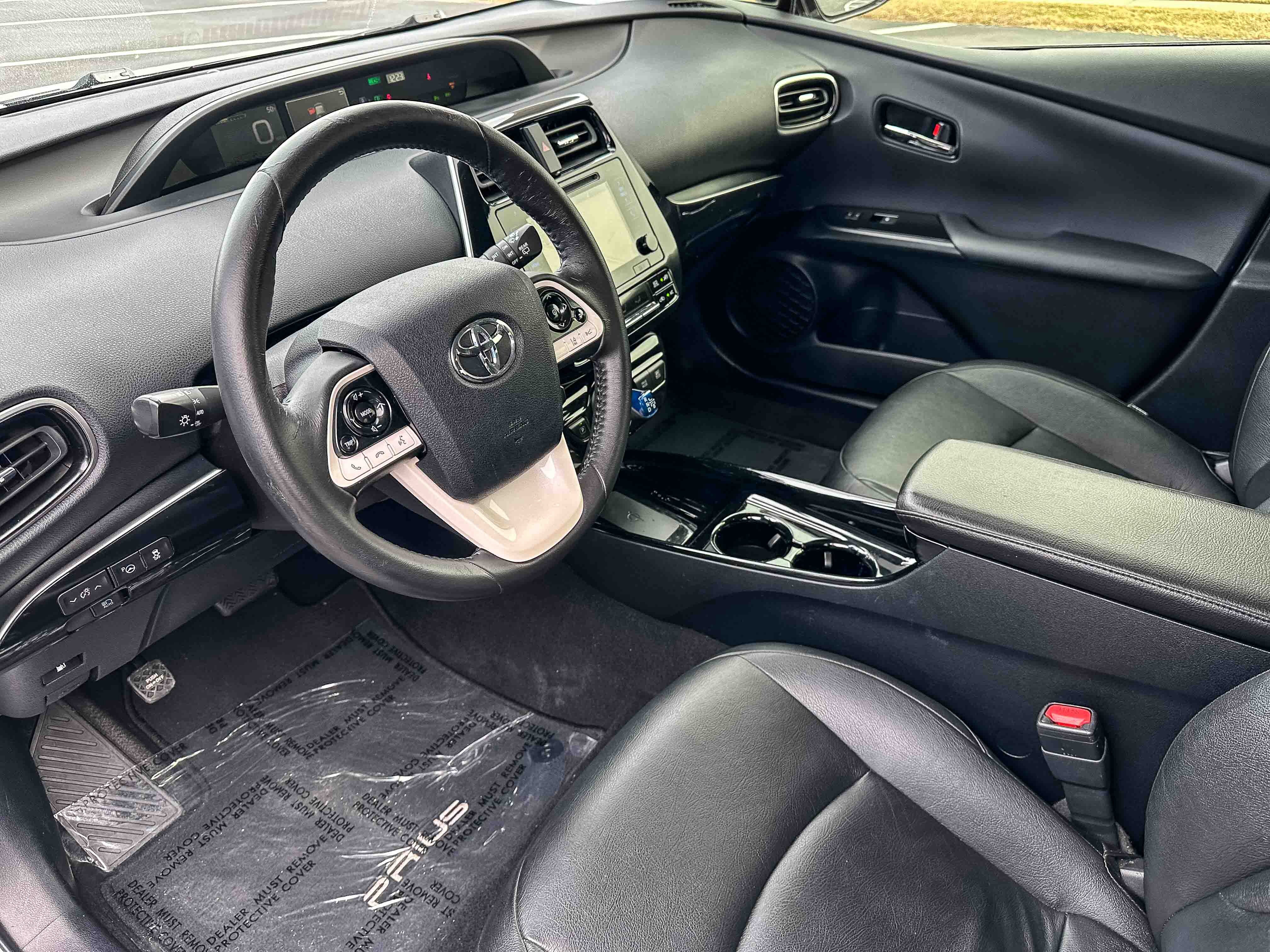 Used 2018 Toyota Prius Four image 12