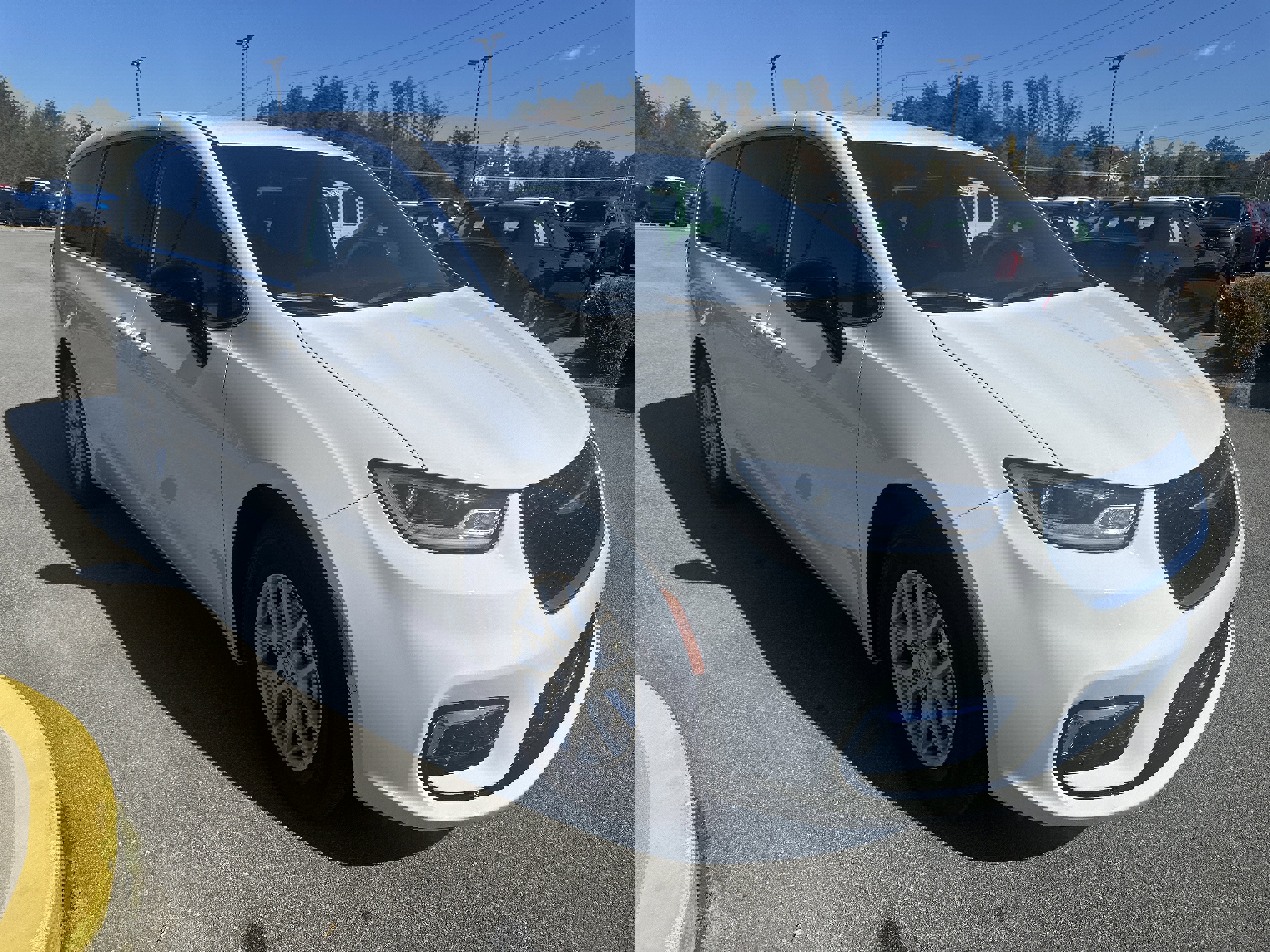 New 2026 Chrysler Pacifica Select image 4