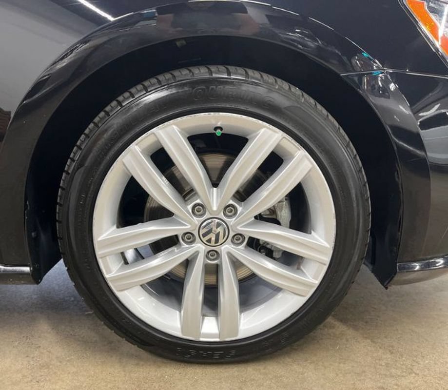 Used 2018 Volkswagen Passat 2.0T SE FWD image 29
