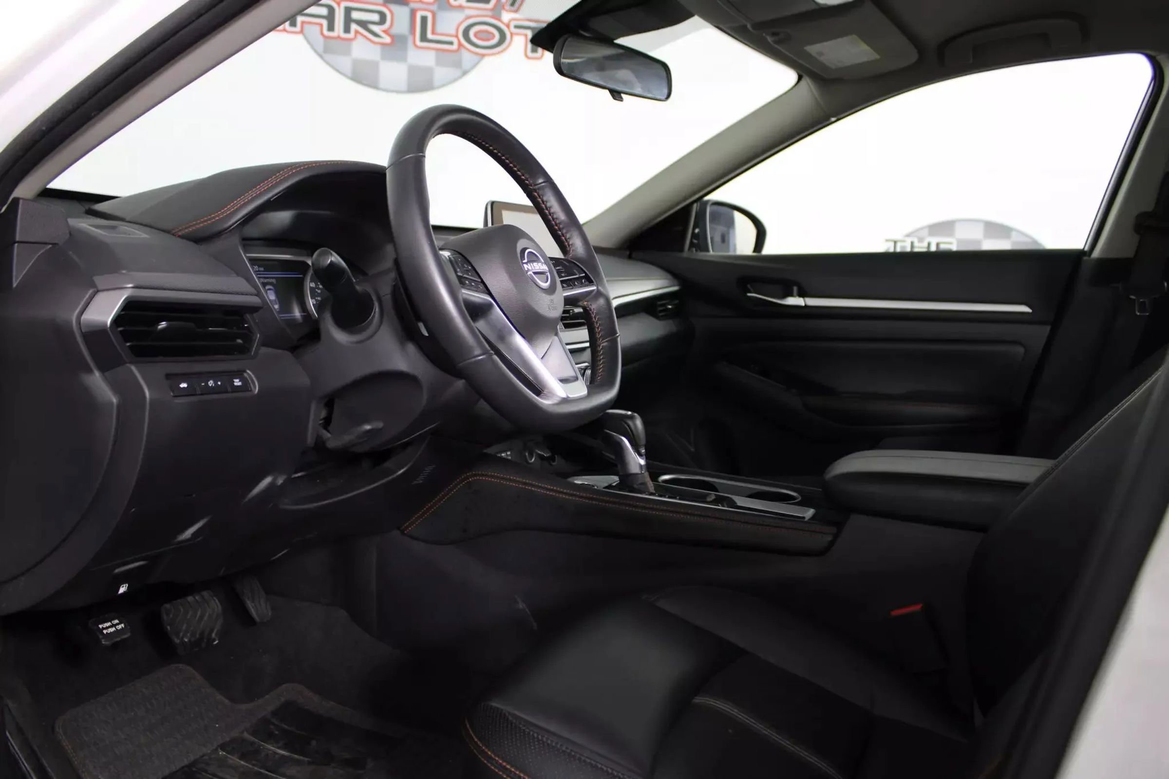 Used 2024 Nissan Altima 2.5 SR FWD image 10