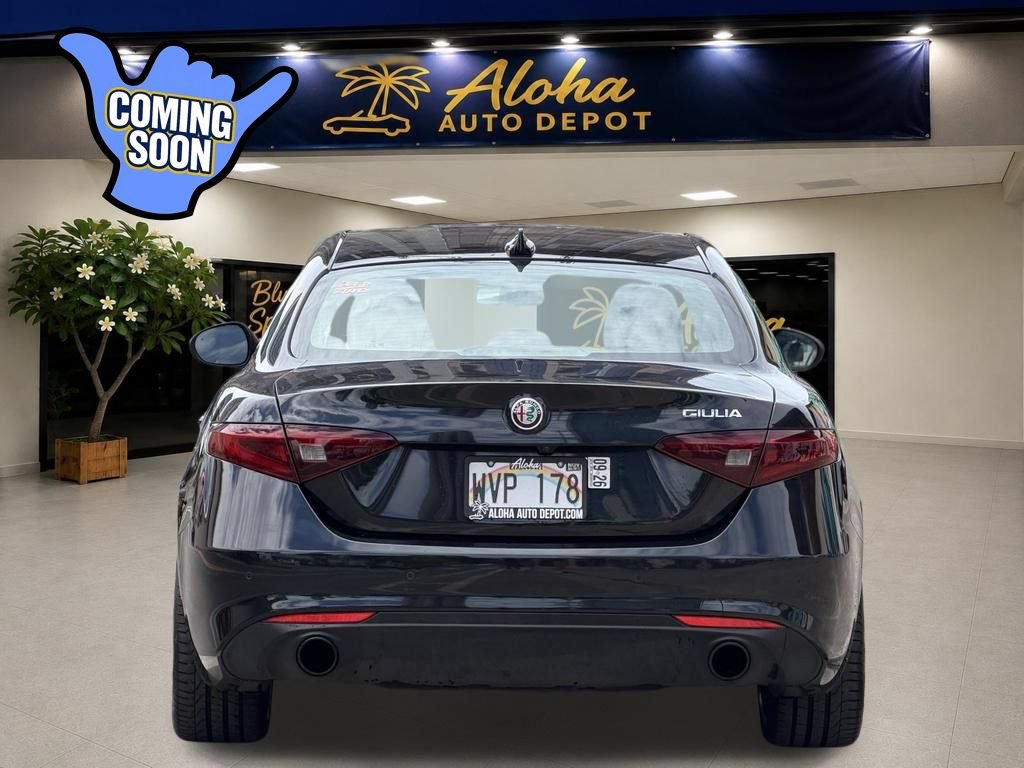 Used 2022 Alfa Romeo Giulia Ti RWD image 4