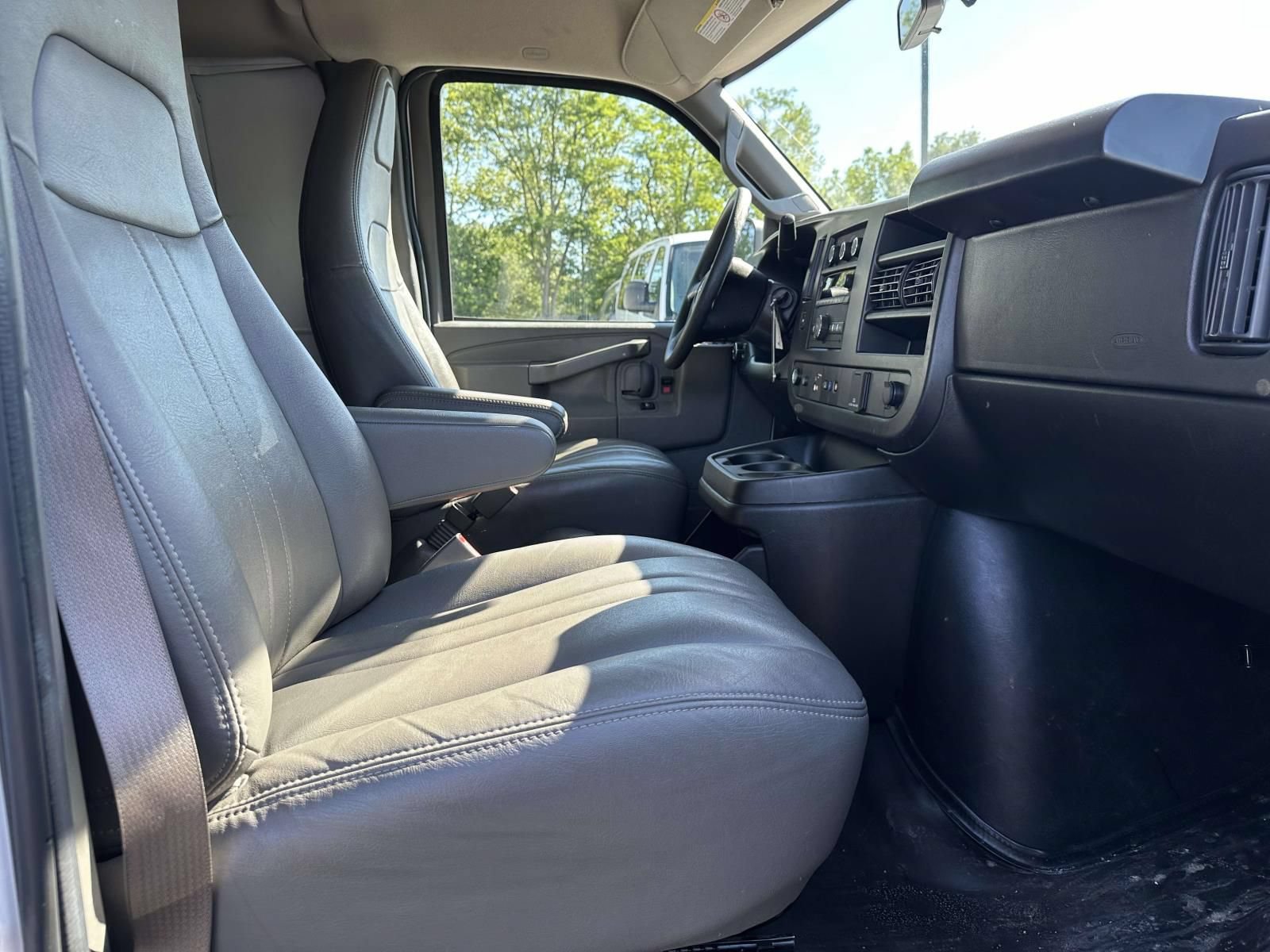 Used 2024 GMC Savana 2500 w/ Driver Convenience Package RWD image 25