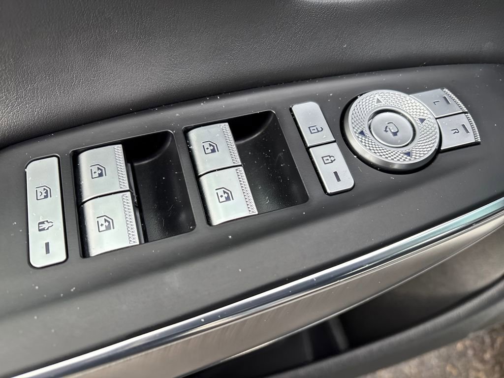 Used 2025 Genesis GV70 2.5T Select w/ Select Package image 16