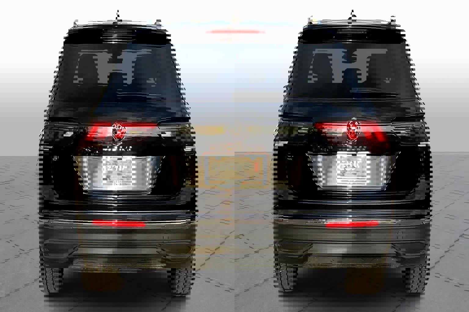 Used 2024 Volkswagen Tiguan SE image 4