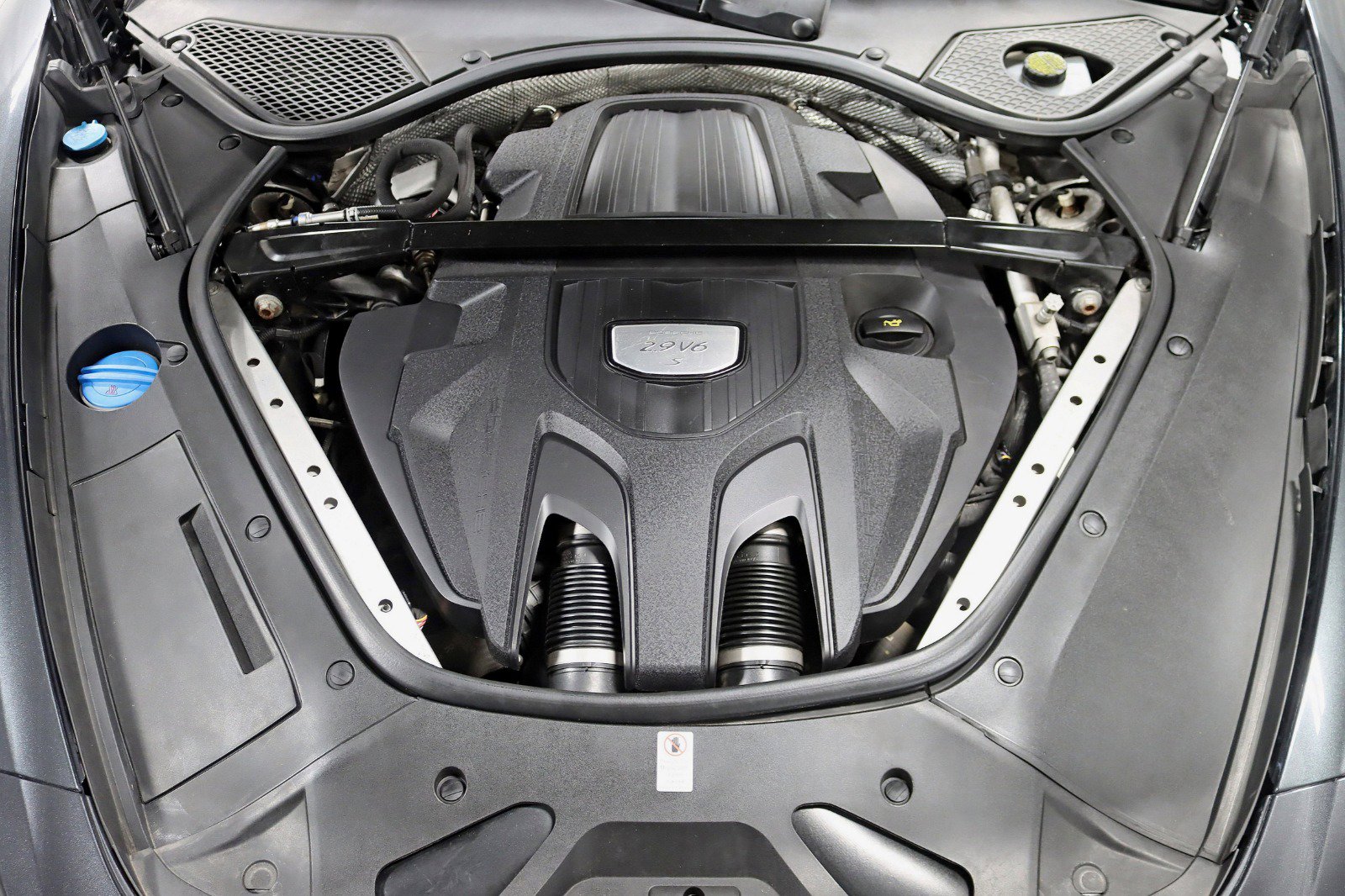 Used 2018 Porsche Panamera 4S w/ Premium Package Plus image 40