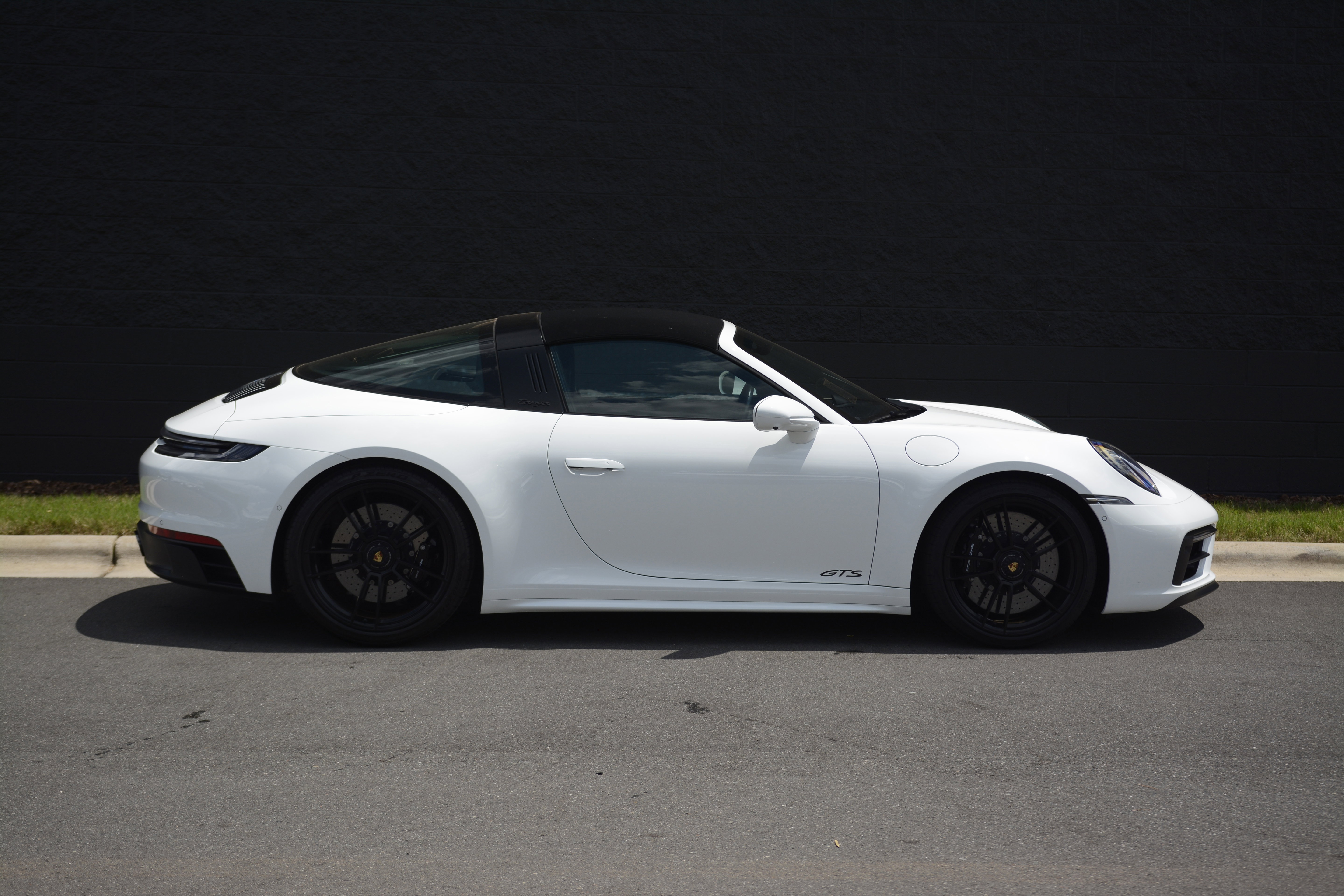 Certified 2022 Porsche 911 Targa 4 GTS AWD/4WD image 8