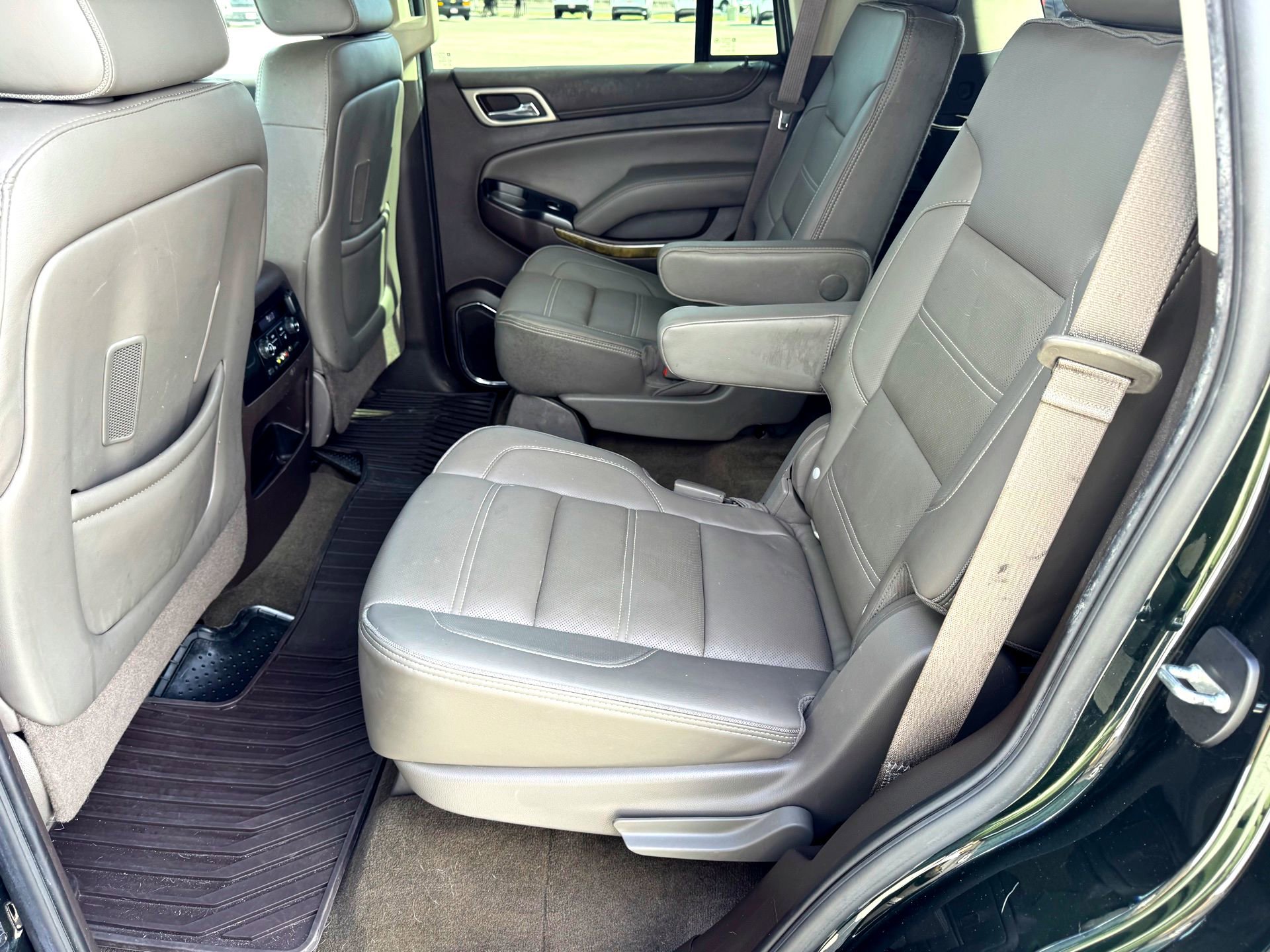 Used 2016 GMC Yukon Denali w/ Open Road Package image 22