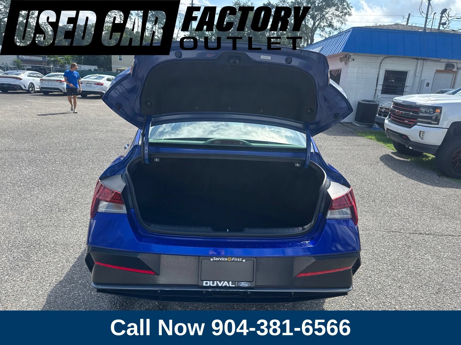 Used 2025 Hyundai Elantra SEL FWD image 8