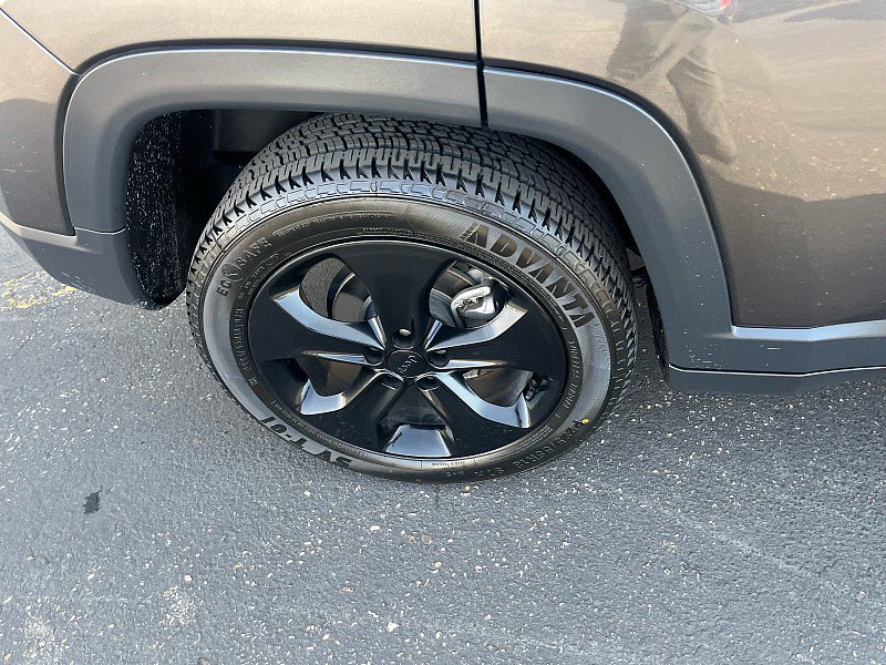 Used 2018 Jeep Compass Latitude w/ Popular Equipment Group AWD/4WD image 12