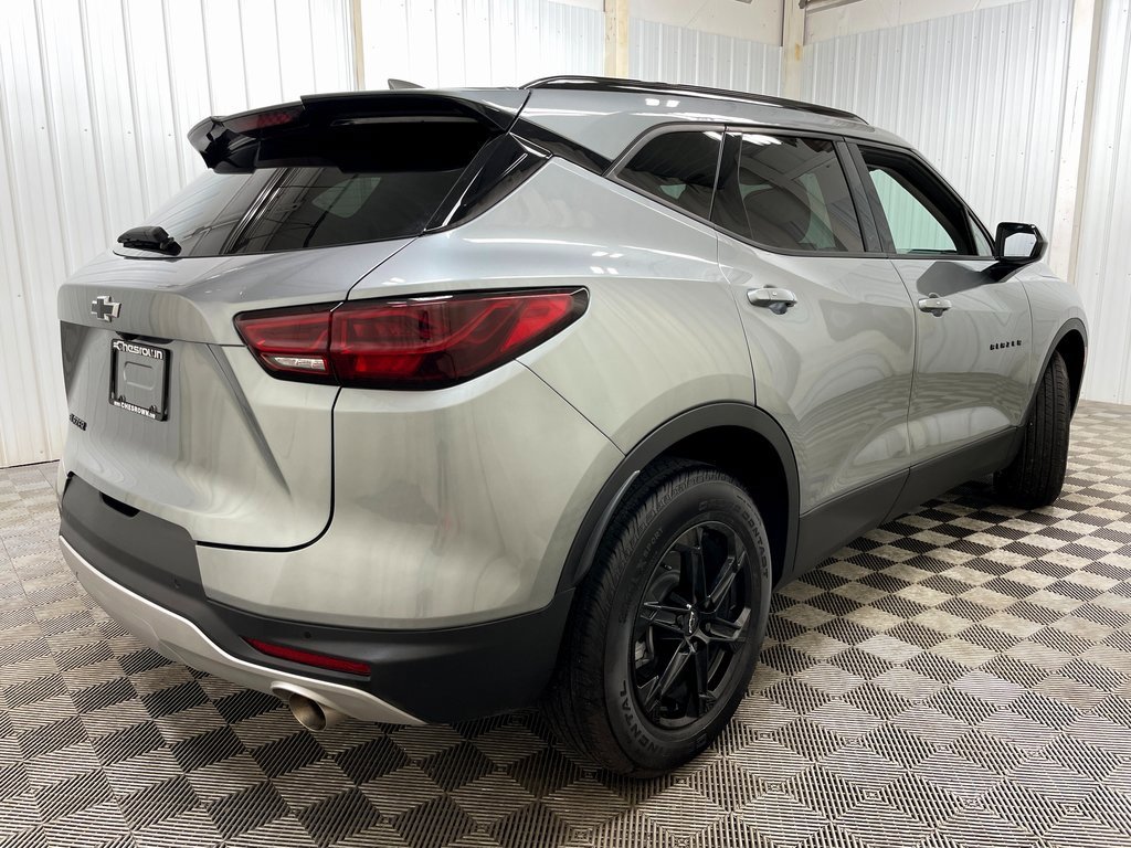 Used 2025 Chevrolet Blazer LT w/ Convenience Package image 17