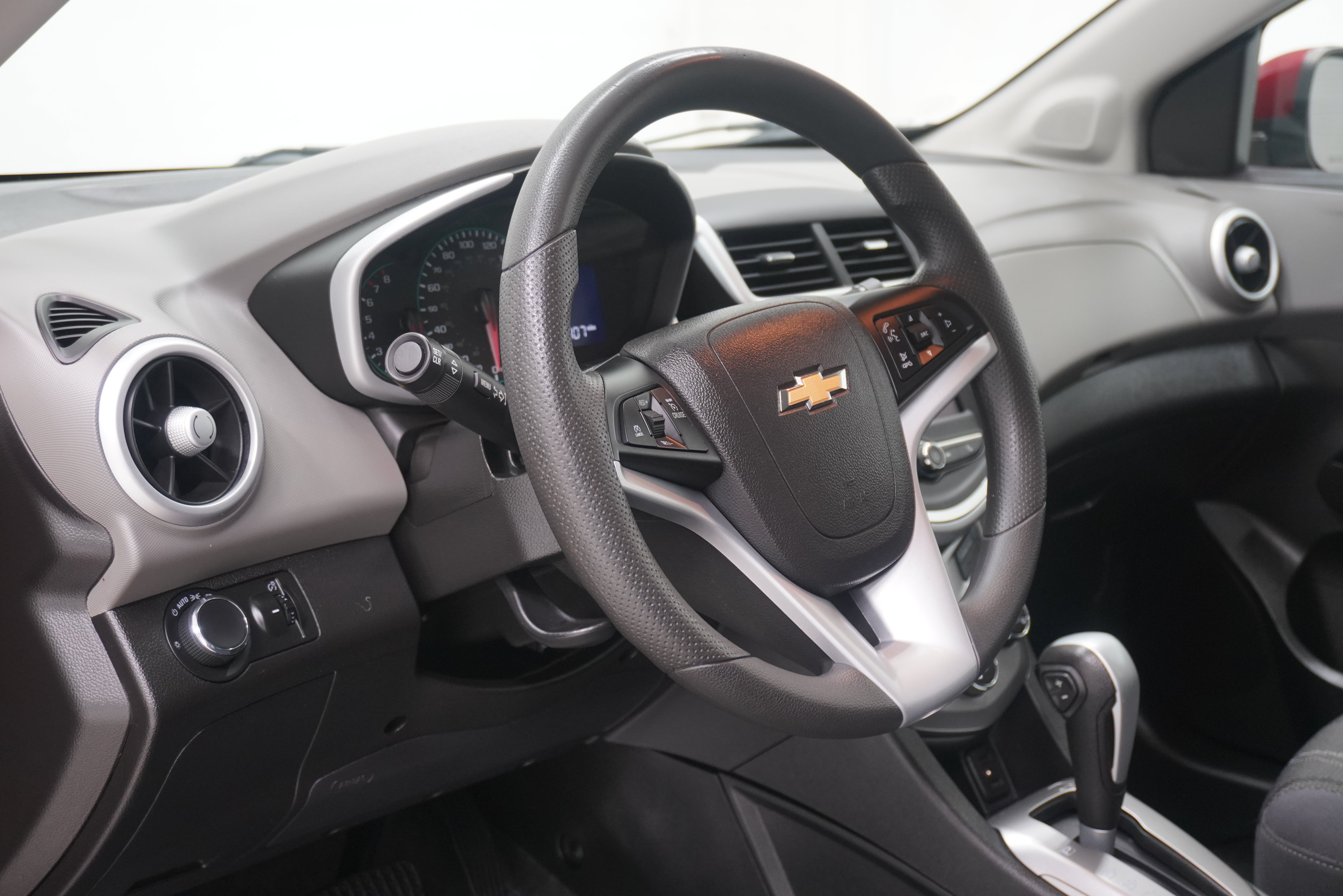 Used 2020 Chevrolet Sonic LT FWD image 10