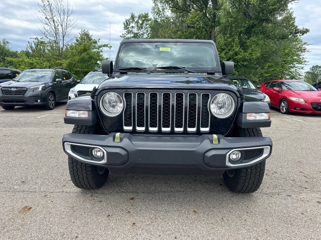 Used 2022 Jeep Gladiator Overland w/ Trailer Tow Package AWD/4WD image 2