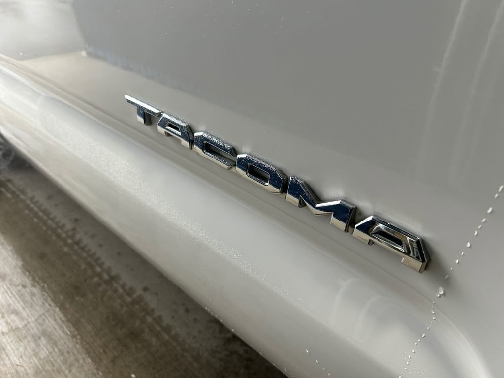 Used 2021 Toyota Tacoma TRD Off-Road w/ Technology Package image 31