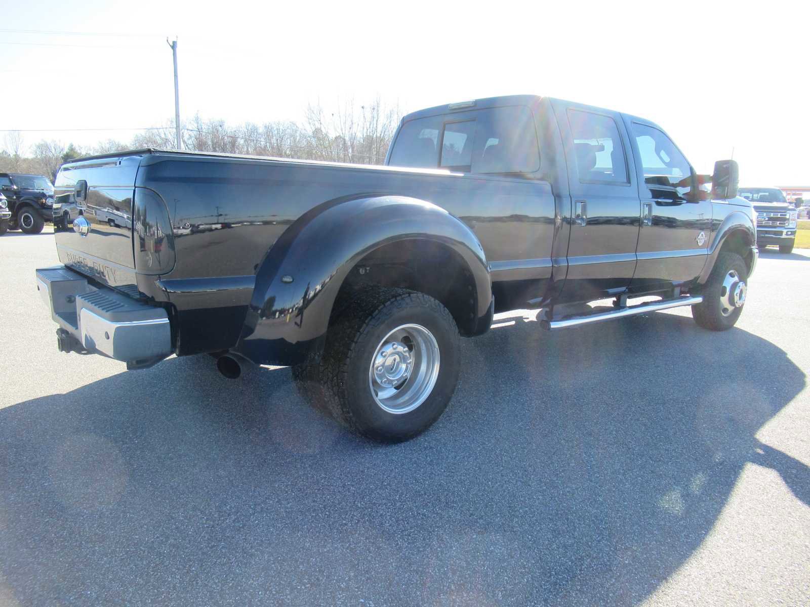 Used 2016 Ford F350 Lariat w/ Lariat Interior Package image 5