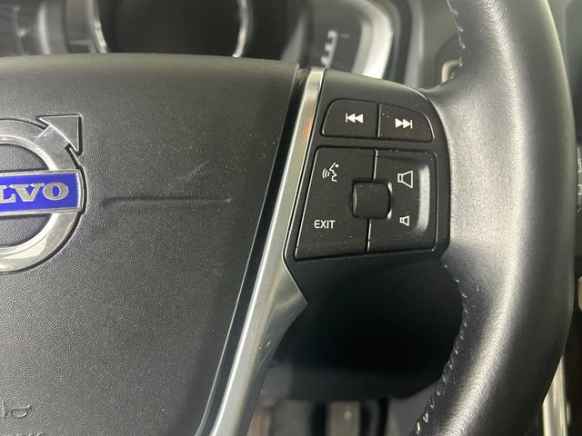 Used 2016 Volvo XC60 T6 w/ Proximity Package AWD/4WD image 18