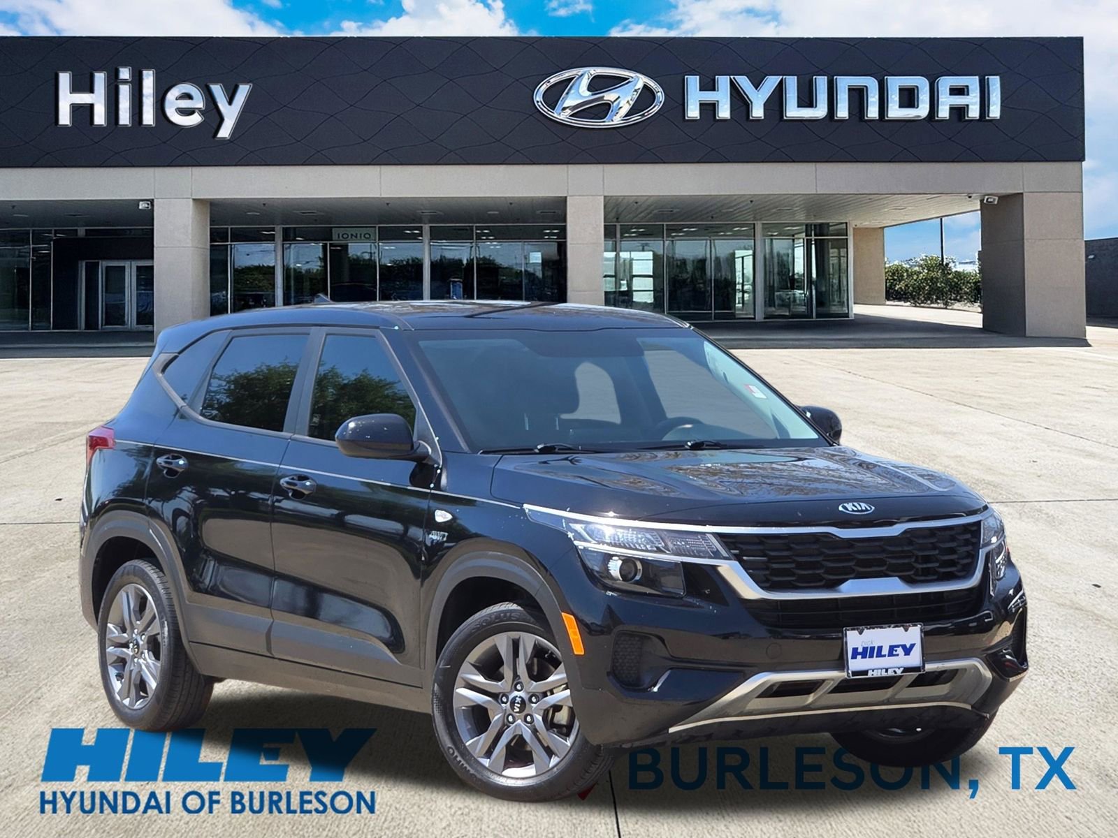 Used 2021 Kia Seltos LX image 2