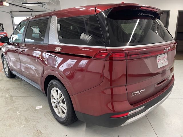 Used 2024 Kia Carnival LX image 8