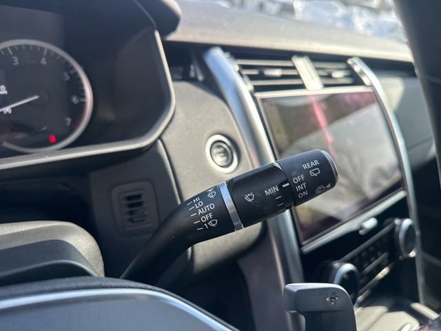 Used 2023 Land Rover Discovery S image 17