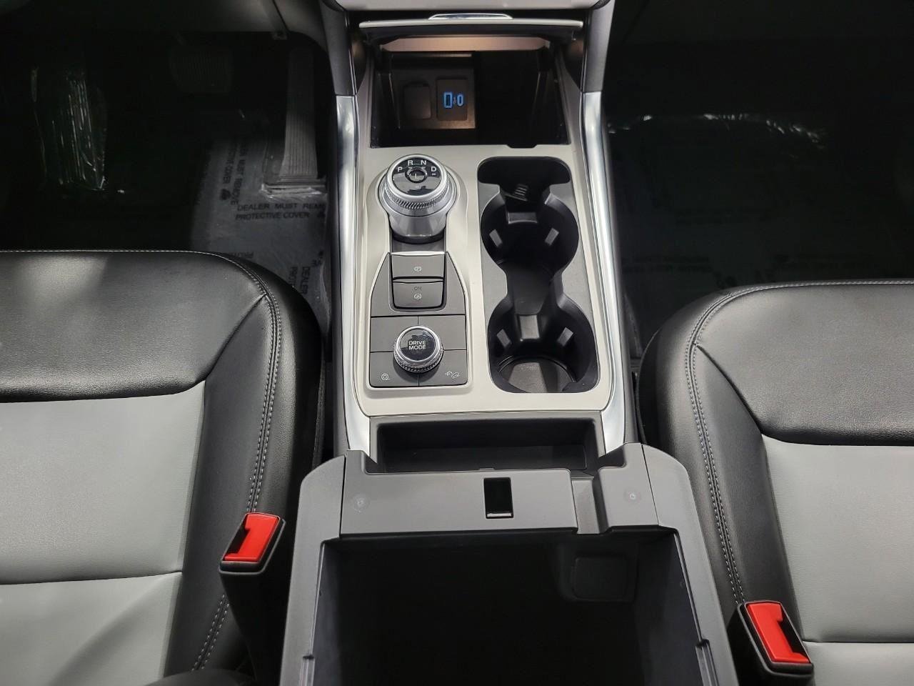 Used 2023 Ford Explorer XLT w/ Equipment Group 202A AWD/4WD image 47