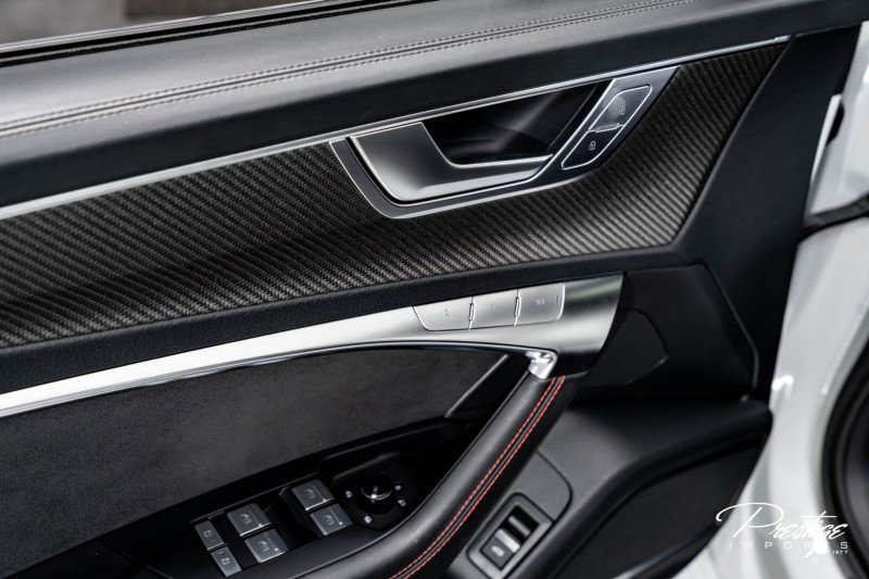 Used 2022 Audi RS 6 w/ Executive Package image 25