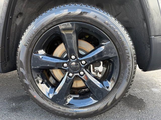 Certified 2025 Jeep Grand Cherokee L Limited w/ Luxury Tech Group II image 26