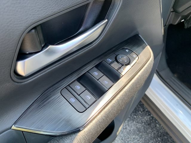 New 2026 Nissan Kicks SV w/ Interior Electronics Package AWD/4WD image 12