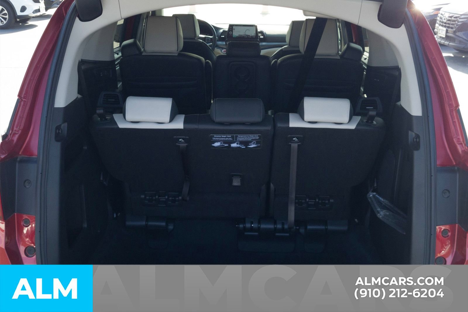 Used 2025 Honda Odyssey Elite image 9