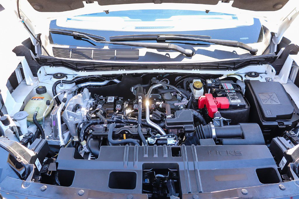 Used 2025 Nissan Kicks SV AWD/4WD image 26