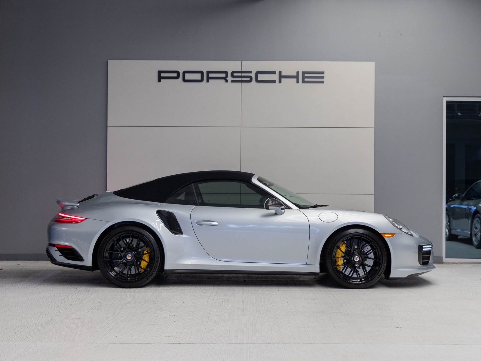 Certified 2018 Porsche 911 Turbo S image 8