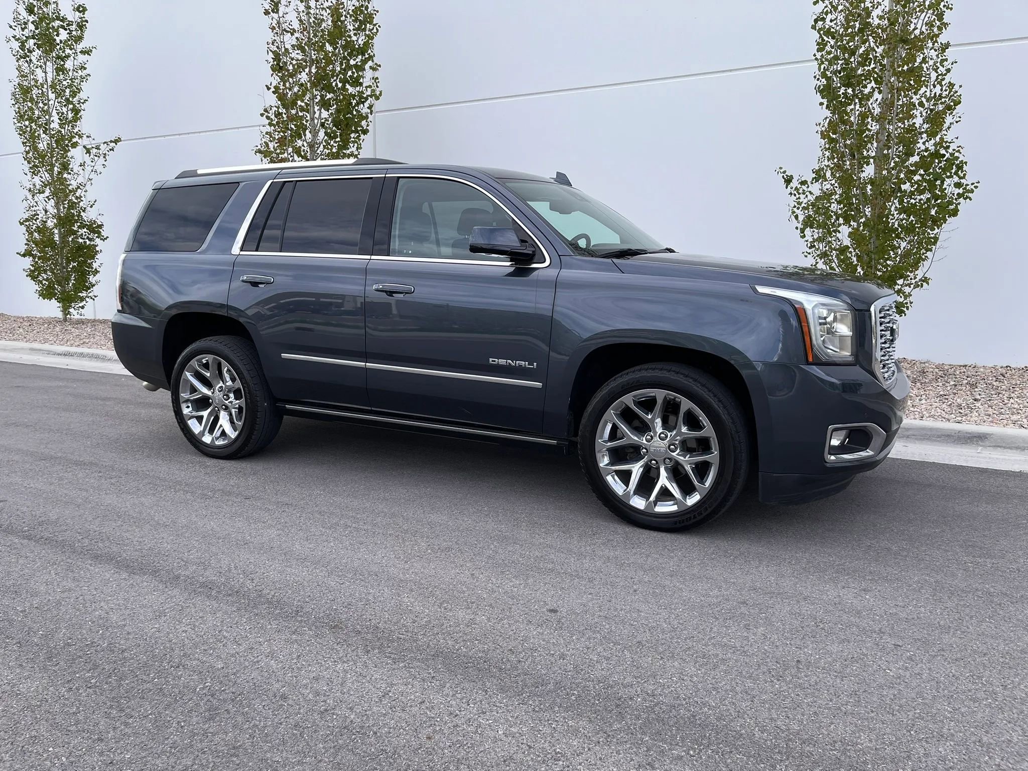 Used 2020 GMC Yukon Denali w/ Denali Ultimate Package image 2
